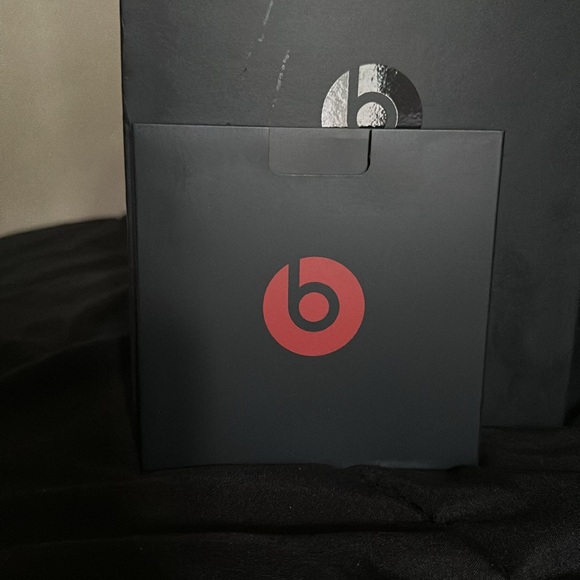 Beats Studio3 Headphones Black - Picture 6 of 12
